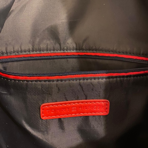 Tommy Hilfiger Black Minimalist Backpack 🎒 - Picture 4 of 4